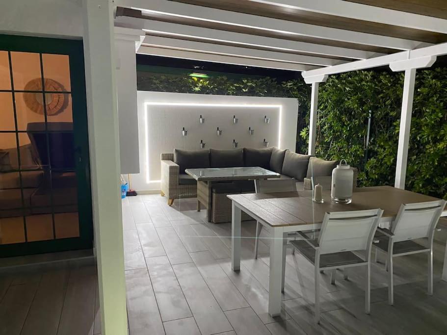 Luxury 2 Bedroom With Private Pool Vakantiehuis